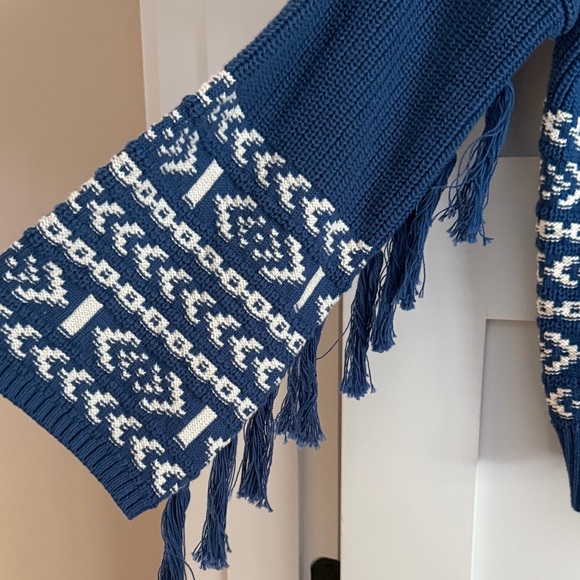 Frye Blue Cardigan with White Geometric Design, Fringe Sleeves NWT! - Picture 4 of 6